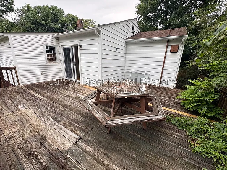 1312 Laurel Ln — Photo 18
