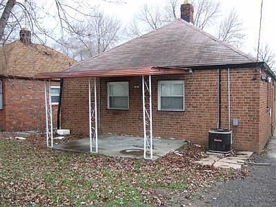 3rd image of 12022 Erwin Ave