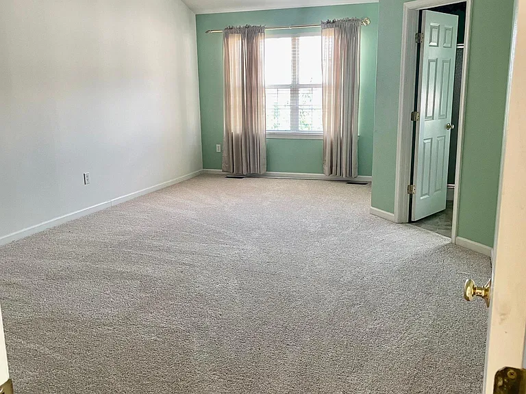 7218 Black Creek Ln — Photo 7