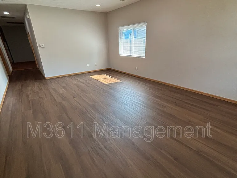 2820 S St — Photo 4