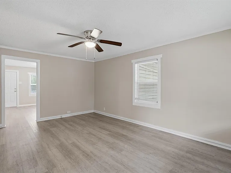 500 E Heron St — Photo 5