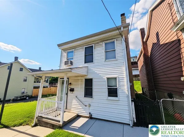 218 Pitt St, Tamaqua, PA 18252