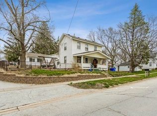 230 W Main St, Solon, IA 52333