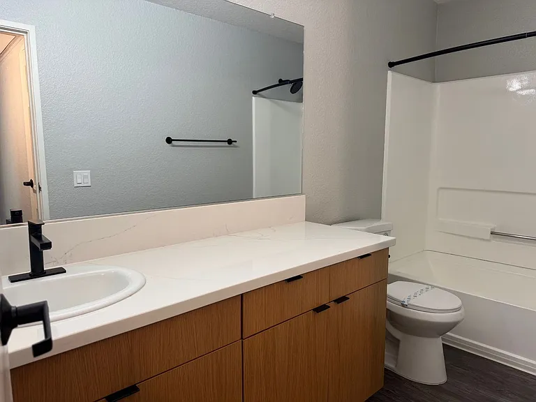 Corona Pointe Resort — Photo 109