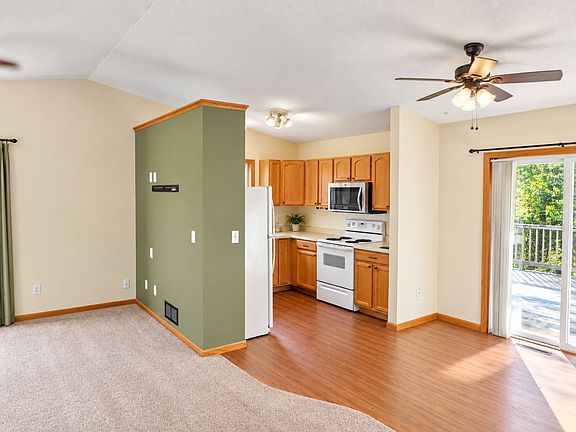 4th image of 802 Cora St