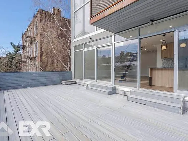 188 Freeman St #2R — Photo 6