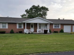 808 Barbara Ln, Wapakoneta, OH 45895