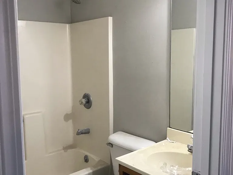 127 Karen Ct — Photo 6