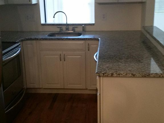 3rd image of 10 Wintergreen Ln #A