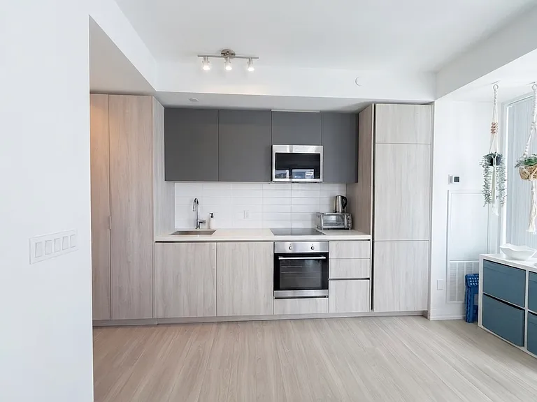 8 Widmer St #2705 — Photo 2
