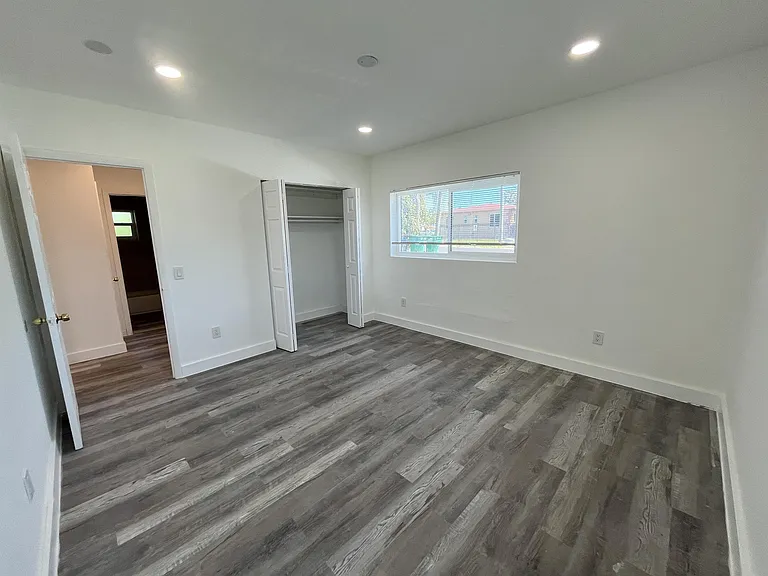 1725 NE 148th St — Photo 6