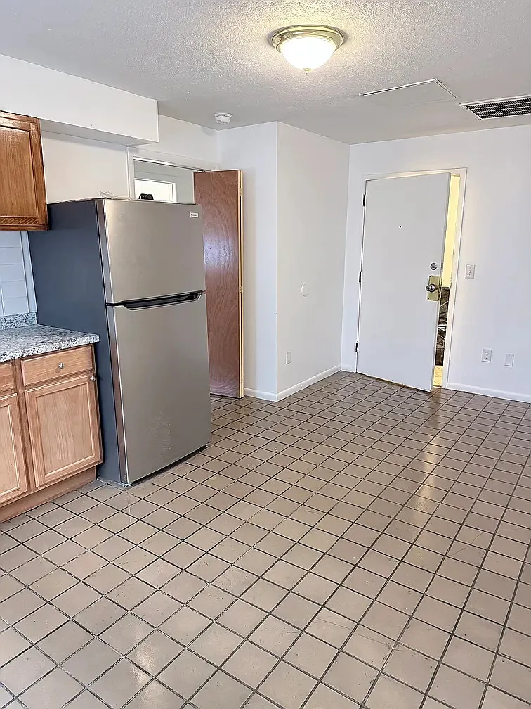 31 E Market St — Photo 3