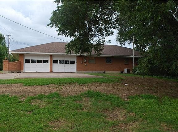 5th image of 135 Corsicana St