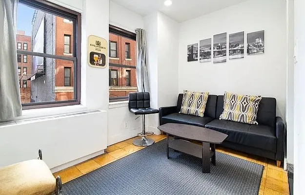 Rented by Mossanen Group | media 10