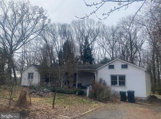 1104 Springvale Rd, Great Falls, VA 22066
