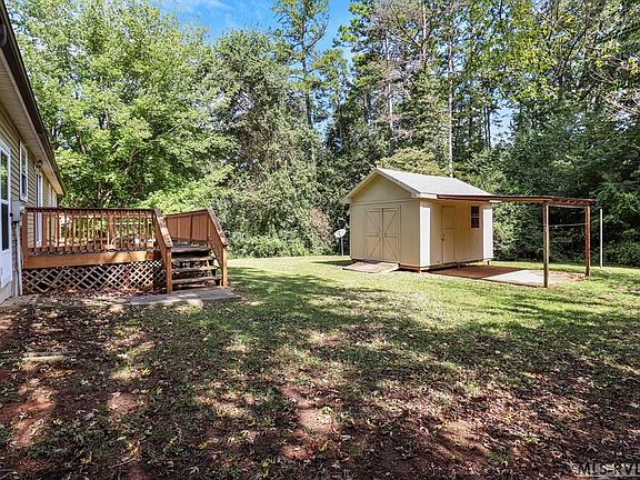 3rd image of 93 Dogwood Dr
