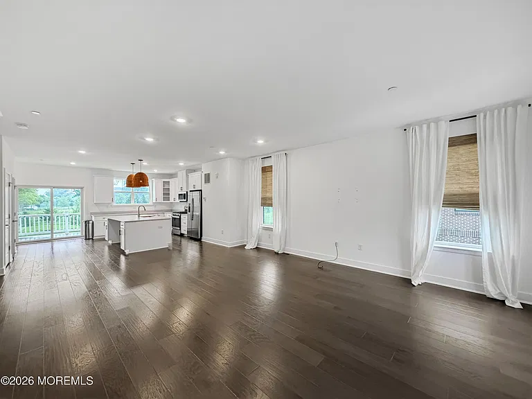 89 Bataan Ave — Photo 14