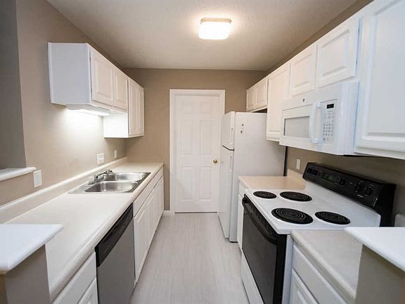 4th image of 7341 Chatham Ct #2-2C