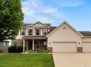 5054 William Dr, Waterloo, IA 50701