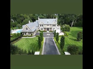 4 Lloyd Haven Dr, Huntington, NY 11743