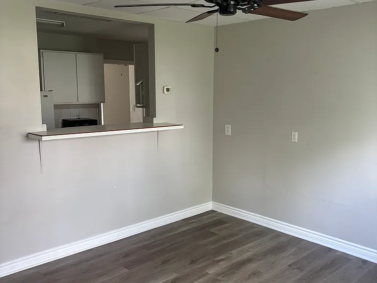 906 W South St #3 — Photo 3