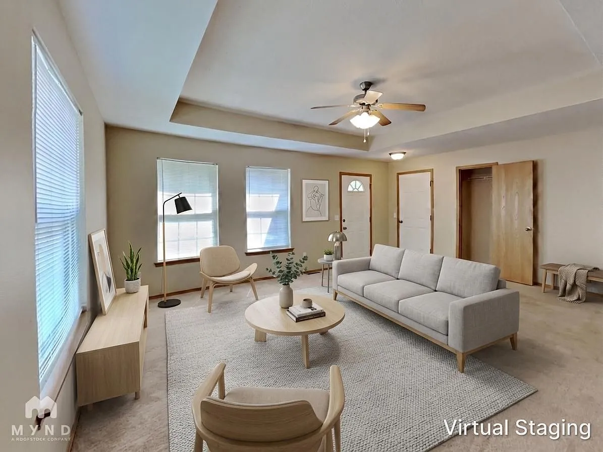 3 bed, 2.0 bath, 1300 sqft, $1,399 — Photo 2