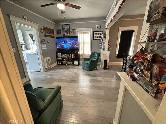 5th image of 15565 4th St