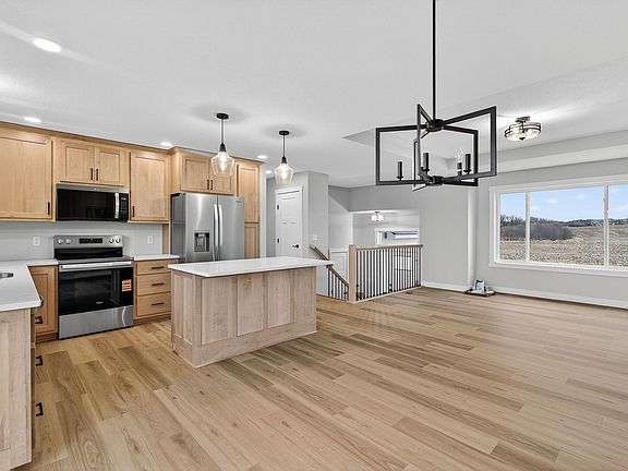 5th image of 655 1st St SE