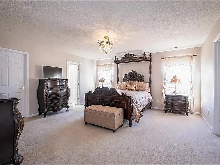 3024 Rolling Hill Dr — Photo 13