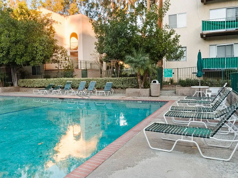 5460 White Oak Ave #F101 — Photo 23