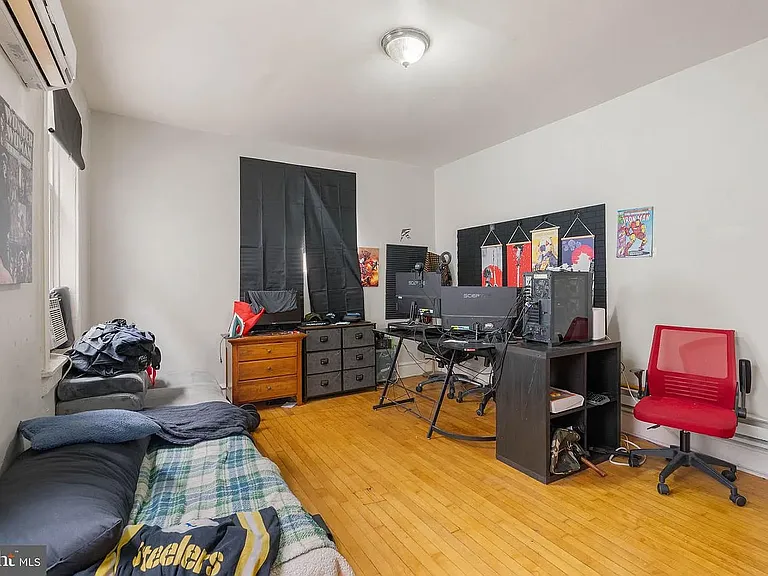 348 S 16th St #3R — Photo 2