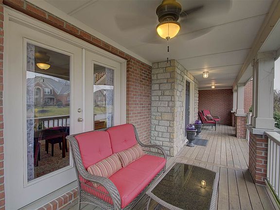 4th image of 10240 Pembroke Dr
