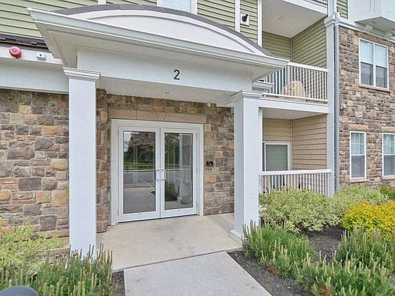 2nd image of 2105 Talbot Way #2105