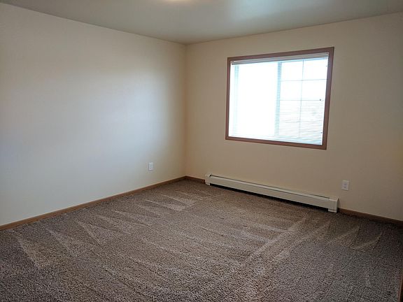 4th image of 605 33rd Ave W APT 206