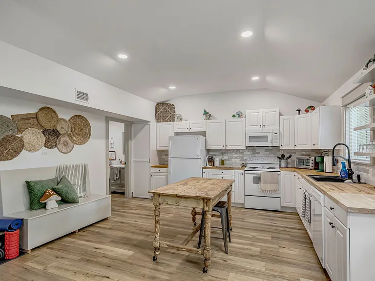Spence Cir — Photo 6