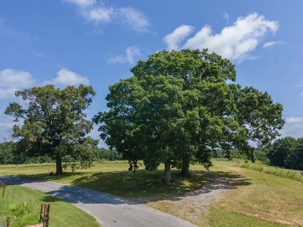 202 Weakley Loop, Ethridge, TN 38456