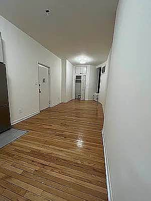 4th image of 422 E 77th St APT 1RE