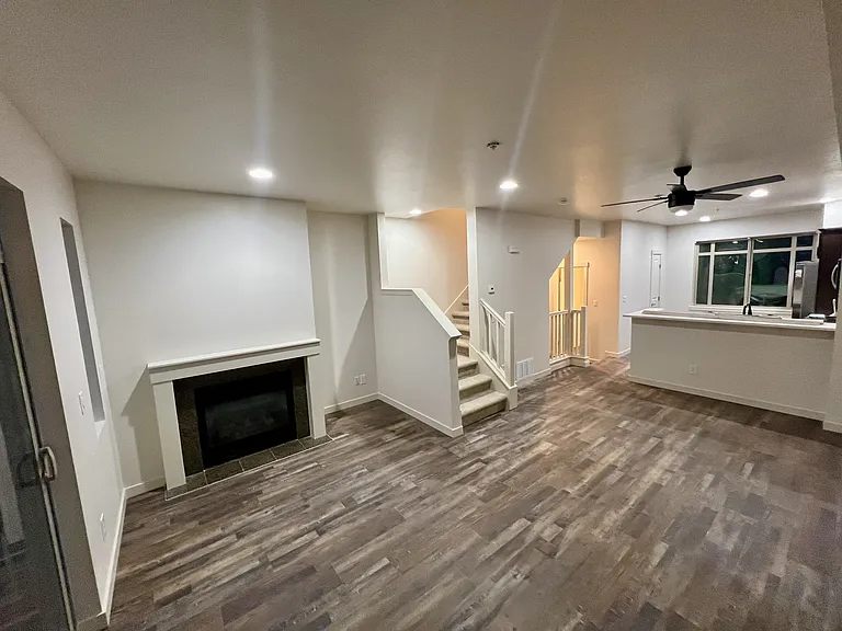 2120 Yakima Ave — Photo 9