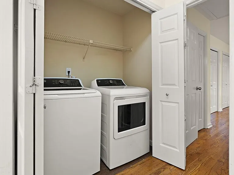 206 6th St NE #206 — Photo 13