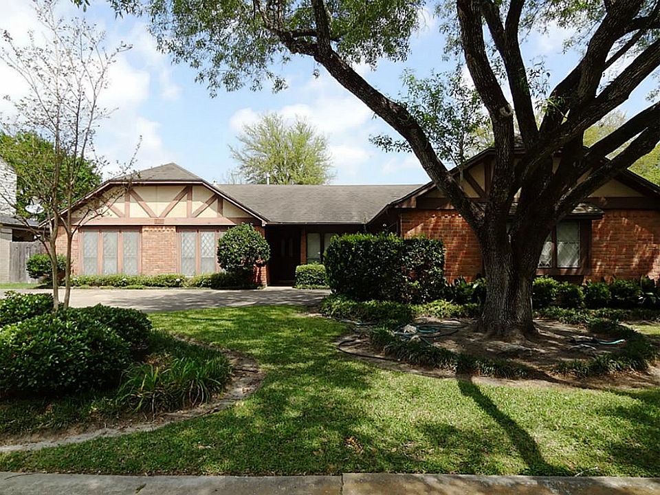 1st image of 14935 Aspen Hills Dr