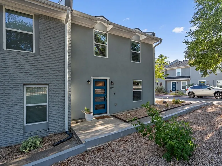 6211 Manor Rd #107 — Photo 43