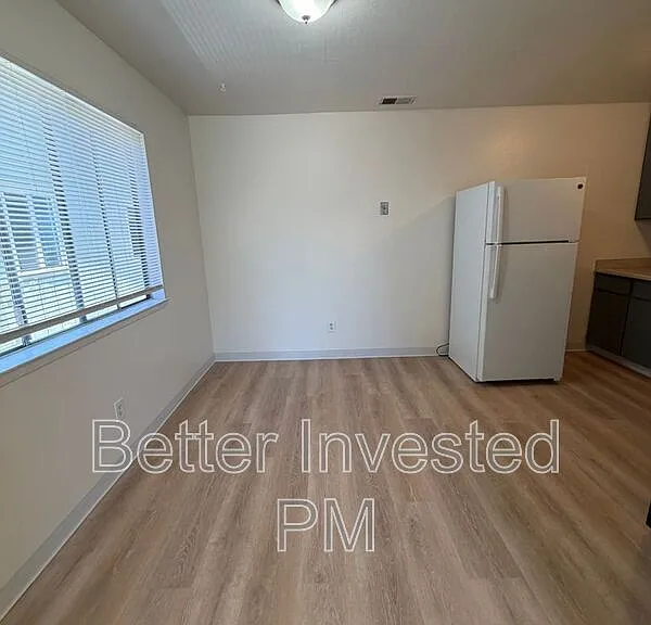 304 Cooper Ln #G — Photo 11