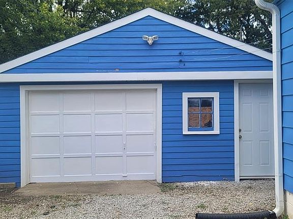 3rd image of 3730 E Pleasant Run Parkway North Dr