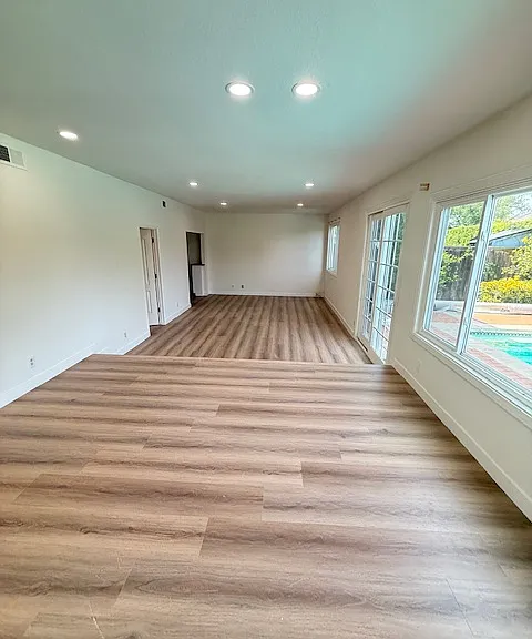23 Deerwood E — Photo 21