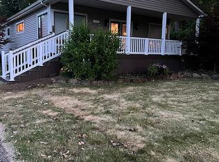 14101 Moffett Dr, Fenton, MI 48430