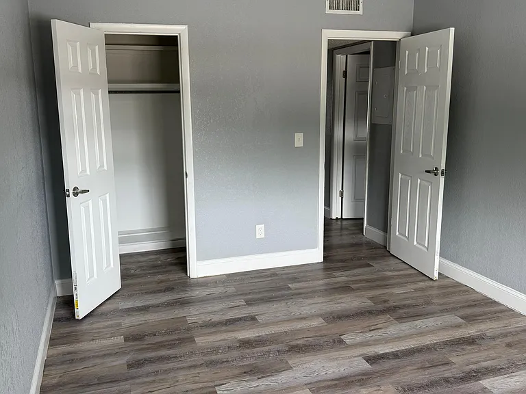 600 N Grove St #10 — Photo 17