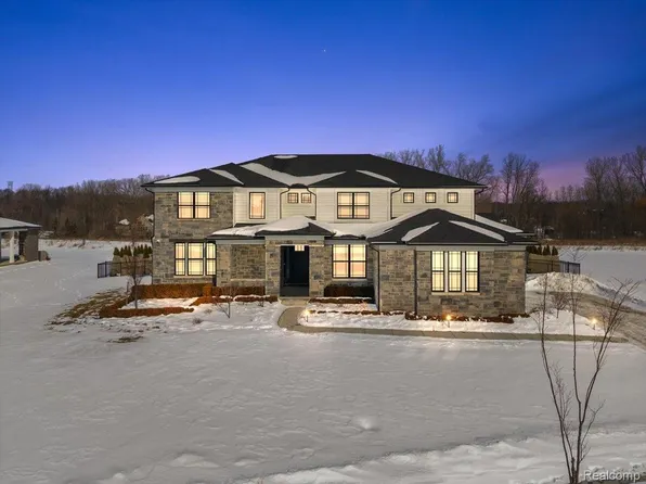 21369 Ballantyne Blvd, Northville, MI 48167