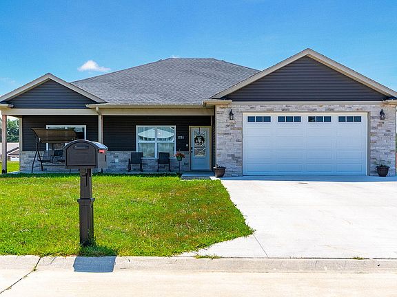 2nd image of 1736 Savannah Ct