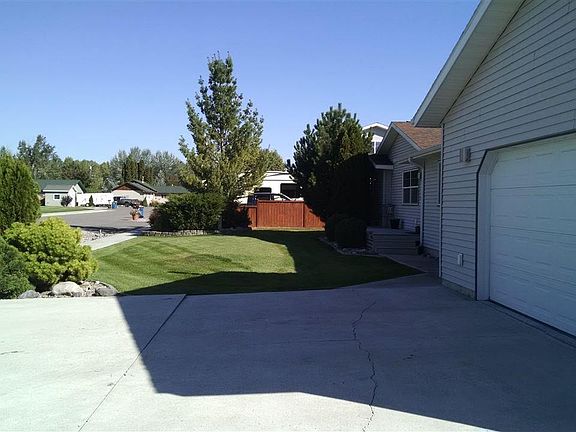 4th image of 645 Baywood Ct