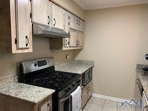 4th image of 405 Wellington Dr